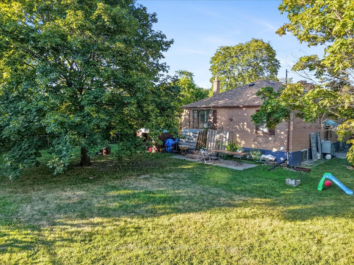 19 Wigan Crescent, Toronto, ON, M3H 3A3 - 24