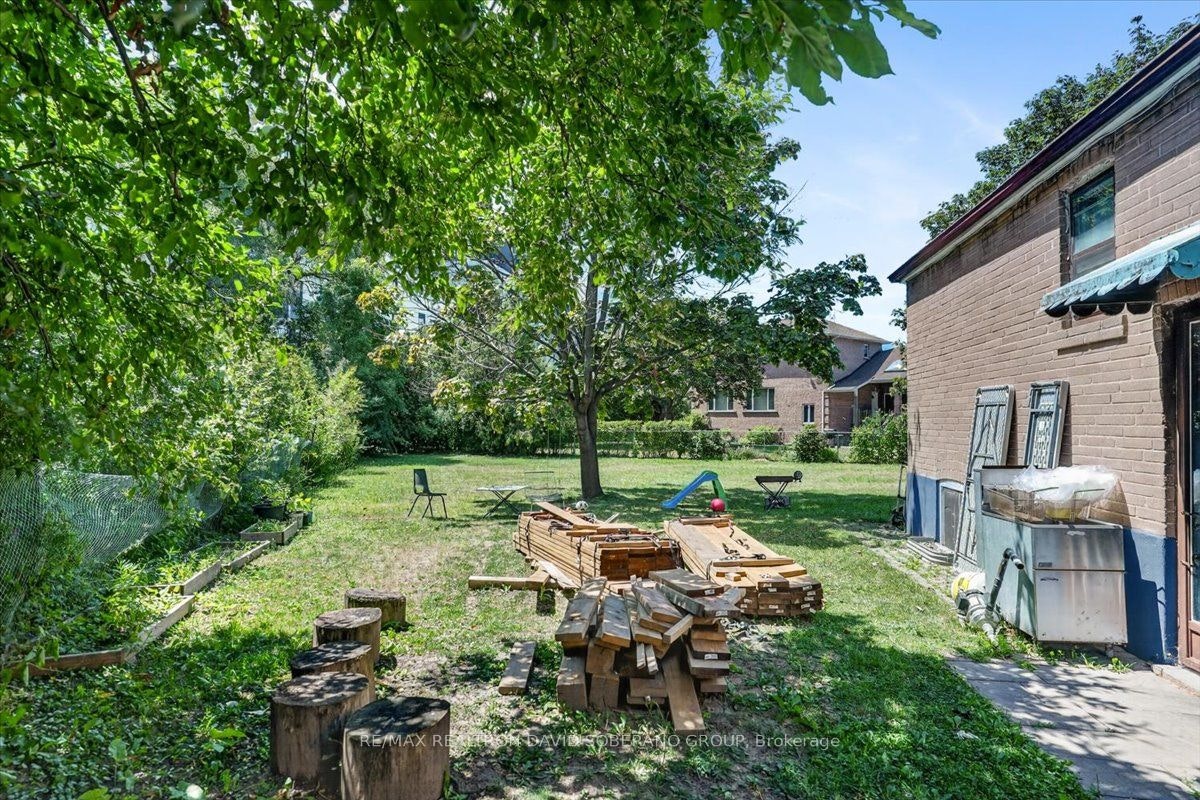19 Wigan Crescent, Toronto, ON, M3H 3A3 - 20