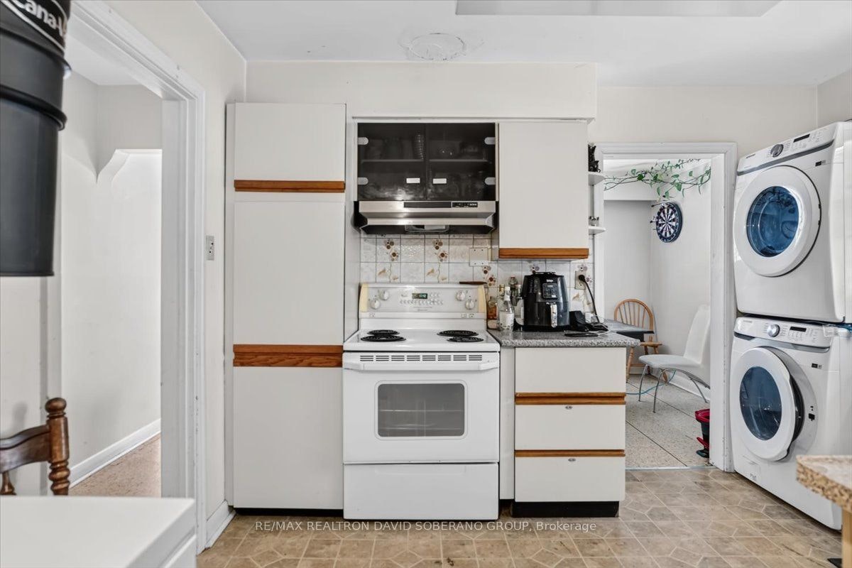 19 Wigan Crescent, Toronto, ON, M3H 3A3 - 8