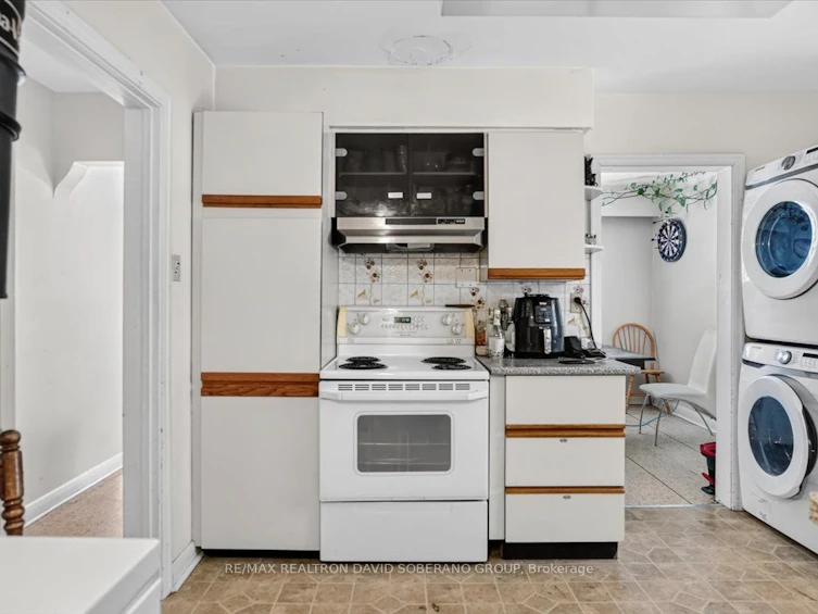 19 Wigan Crescent, Toronto, ON, M3H 3A3 - 8