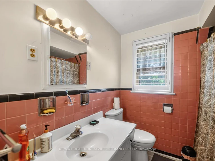 19 Wigan Crescent, Toronto, ON, M3H 3A3 - 13