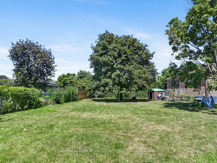 19 Wigan Crescent, Toronto, ON, M3H 3A3 - 21