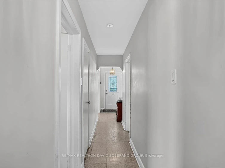 19 Wigan Crescent, Toronto, ON, M3H 3A3 - 5