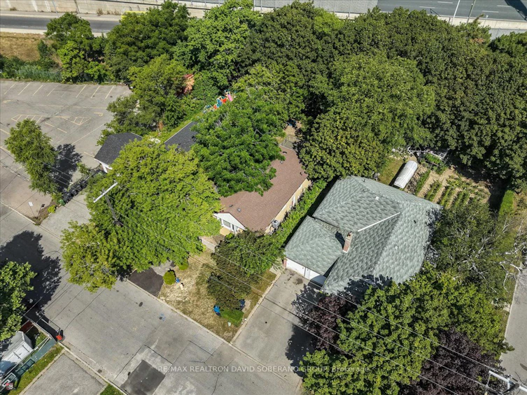 122 Mcgillivray Avenue, Toronto, ON, M5M 2Y6 - 39
