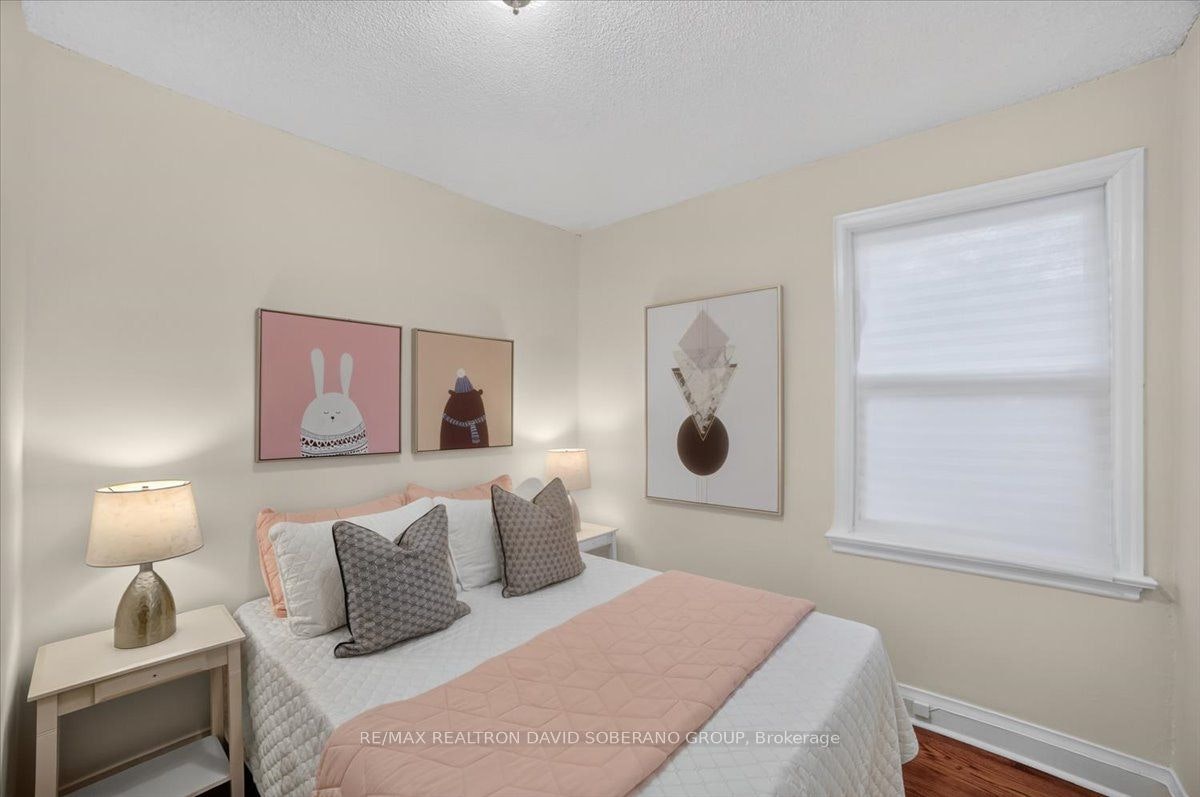 122 Mcgillivray Avenue, Toronto, ON, M5M 2Y6 - 17