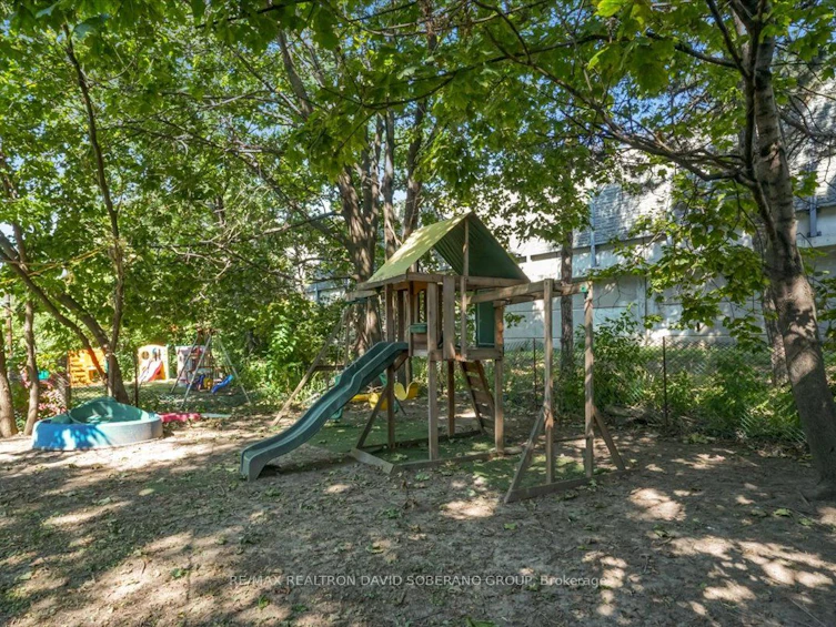 122 Mcgillivray Avenue, Toronto, ON, M5M 2Y6 - 38