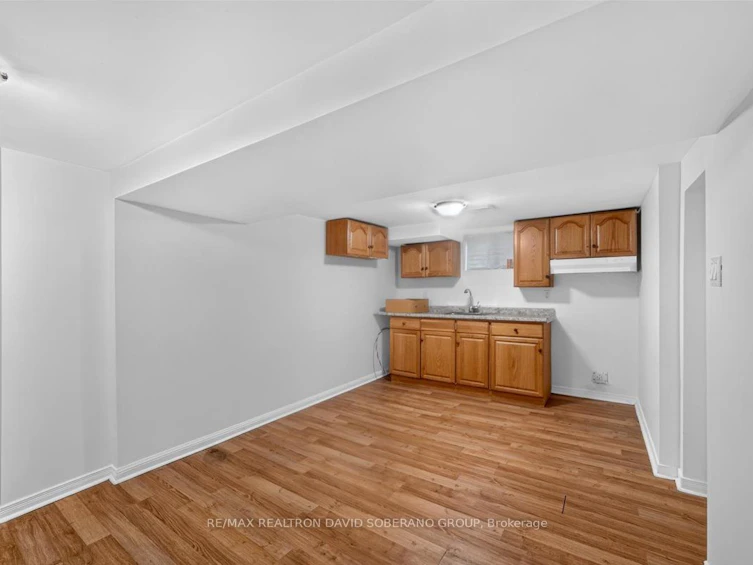 122 Mcgillivray Avenue, Toronto, ON, M5M 2Y6 - 28