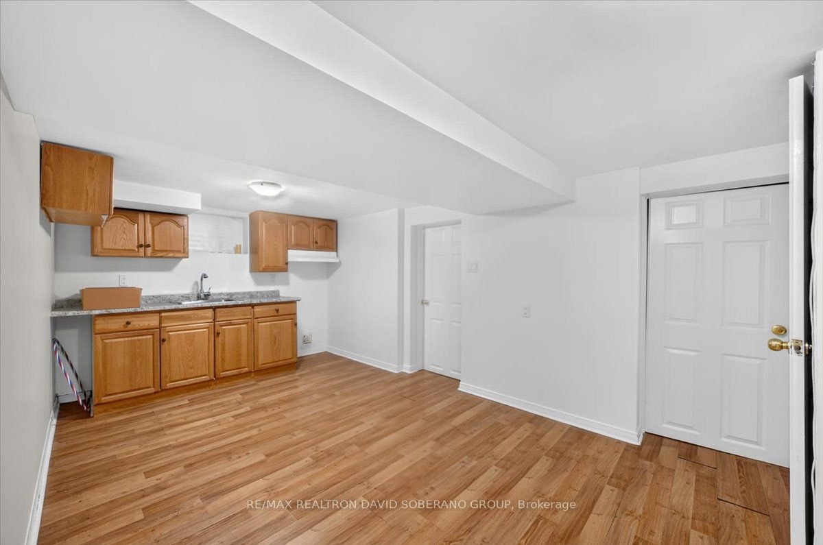 122 Mcgillivray Avenue, Toronto, ON, M5M 2Y6 - 27