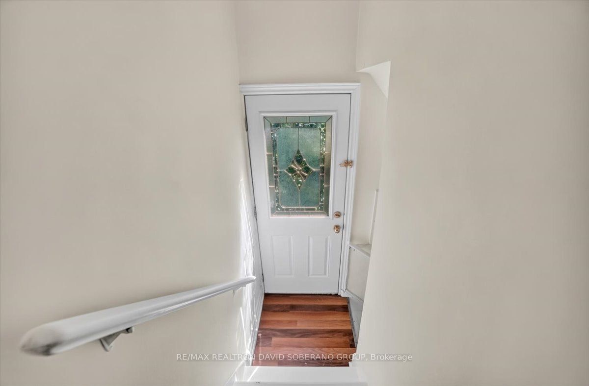 122 Mcgillivray Avenue, Toronto, ON, M5M 2Y6 - 22