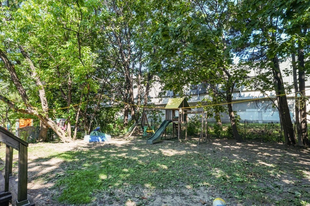 122 Mcgillivray Avenue, Toronto, ON, M5M 2Y6 - 36