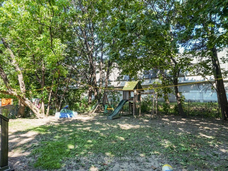 122 Mcgillivray Avenue, Toronto, ON, M5M 2Y6 - 36