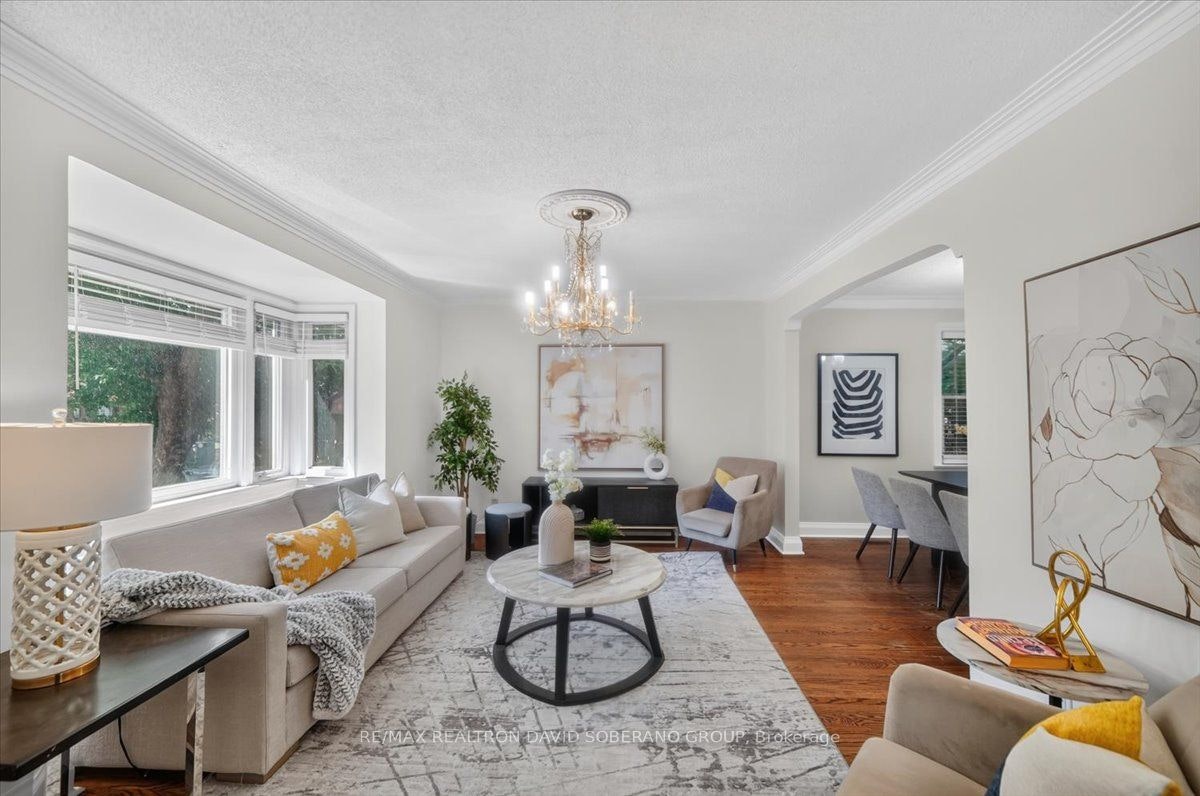 122 Mcgillivray Avenue, Toronto, ON, M5M 2Y6 - 12
