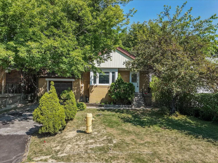 122 Mcgillivray Avenue, Toronto, ON, M5M 2Y6 - 2