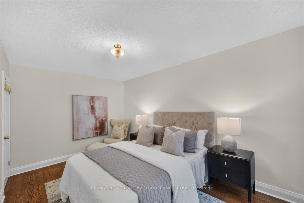 122 Mcgillivray Avenue, Toronto, ON, M5M 2Y6 - 16