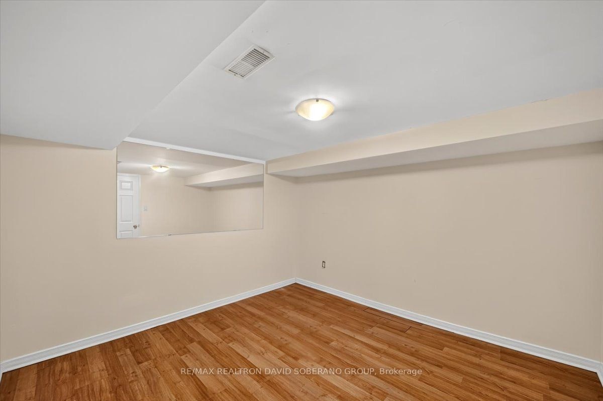 122 Mcgillivray Avenue, Toronto, ON, M5M 2Y6 - 23