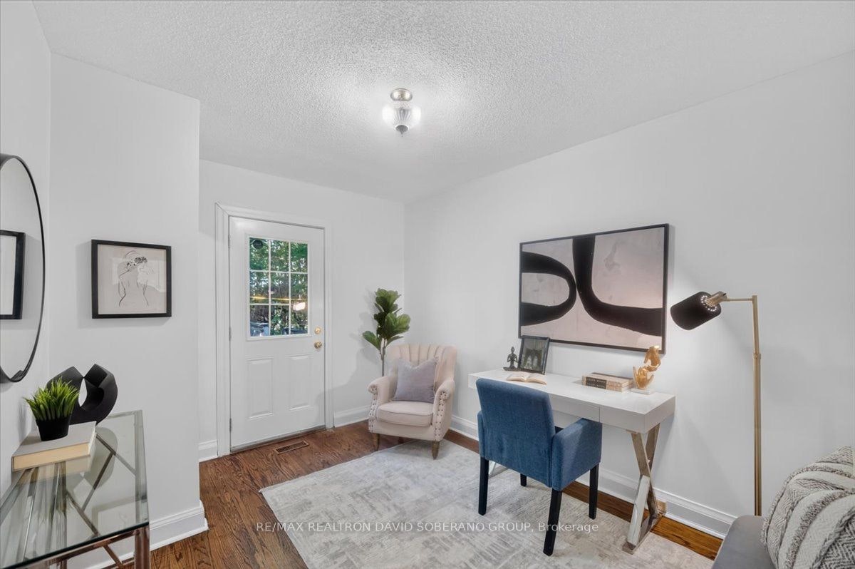 122 Mcgillivray Avenue, Toronto, ON, M5M 2Y6 - 20