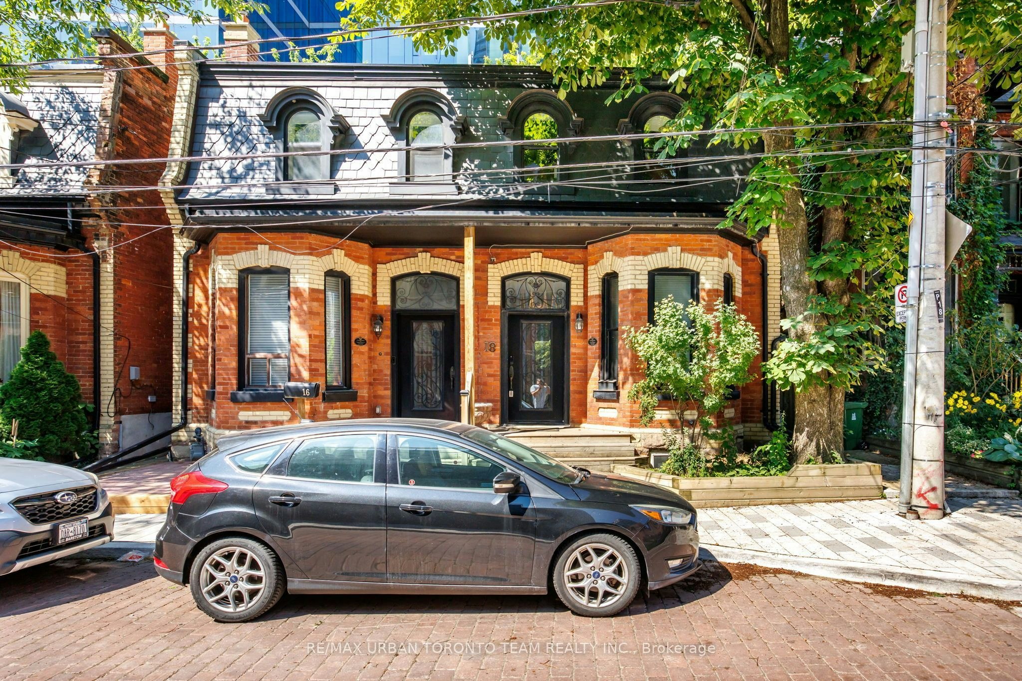 18 Draper Street, Toronto, ON, M5V 2M4