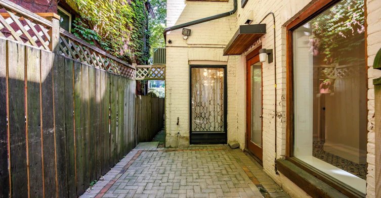 18 Draper Street, Toronto, ON, M5V 2M4 - 34