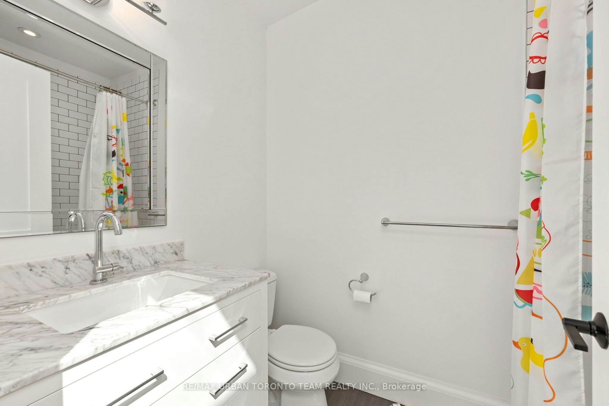 18 Draper Street, Toronto, ON, M5V 2M4 - 21