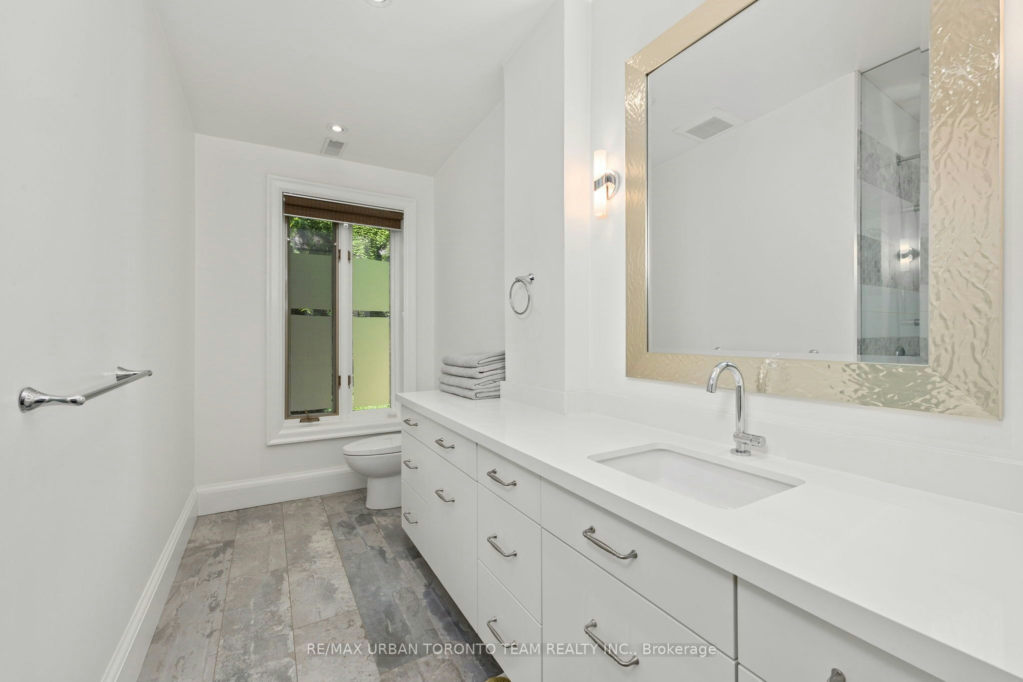 18 Draper Street, Toronto, ON, M5V 2M4 - 25