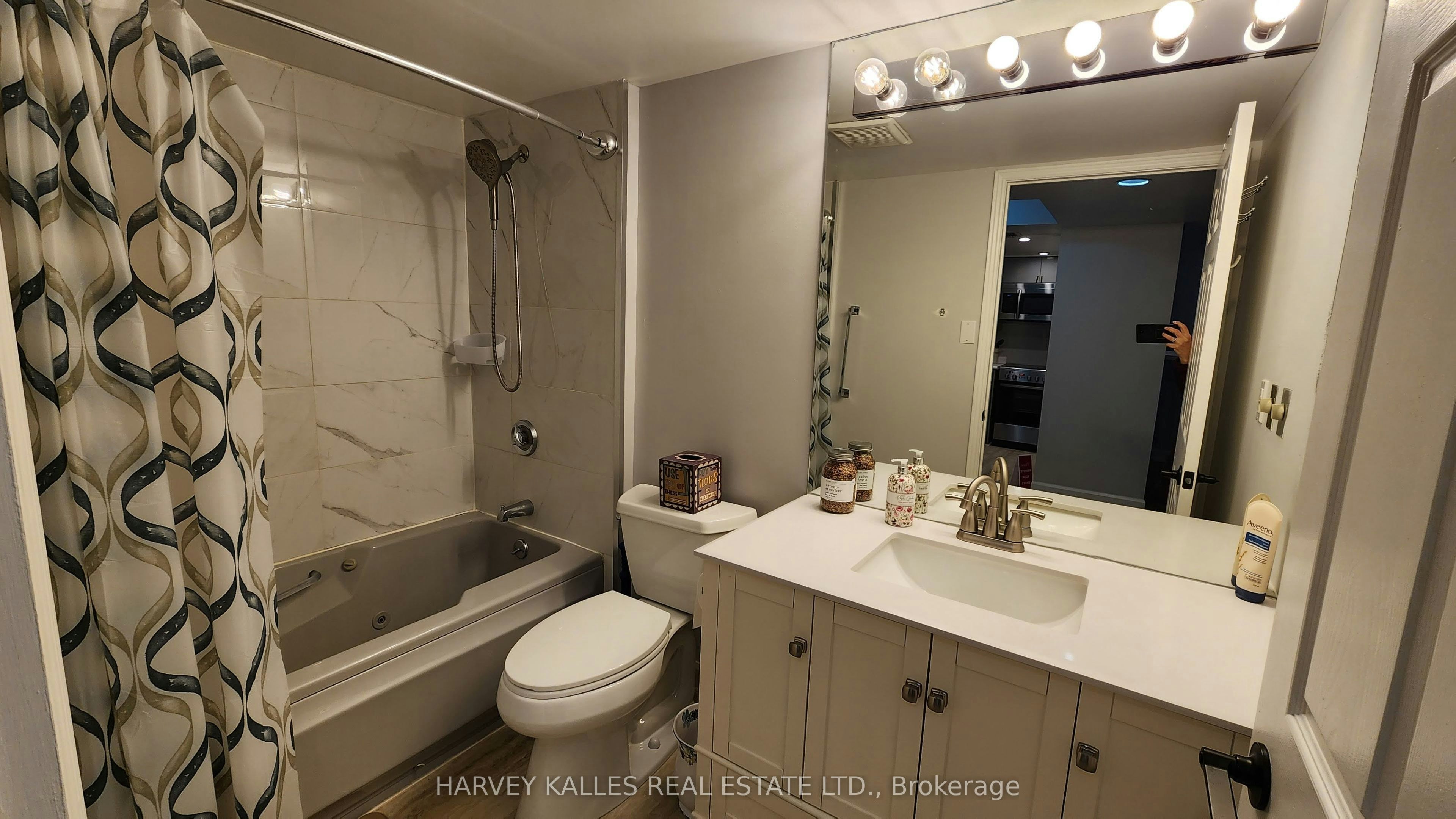 211-7 Broadway Avenue, Toronto, ON, M4P 3C5 - 17