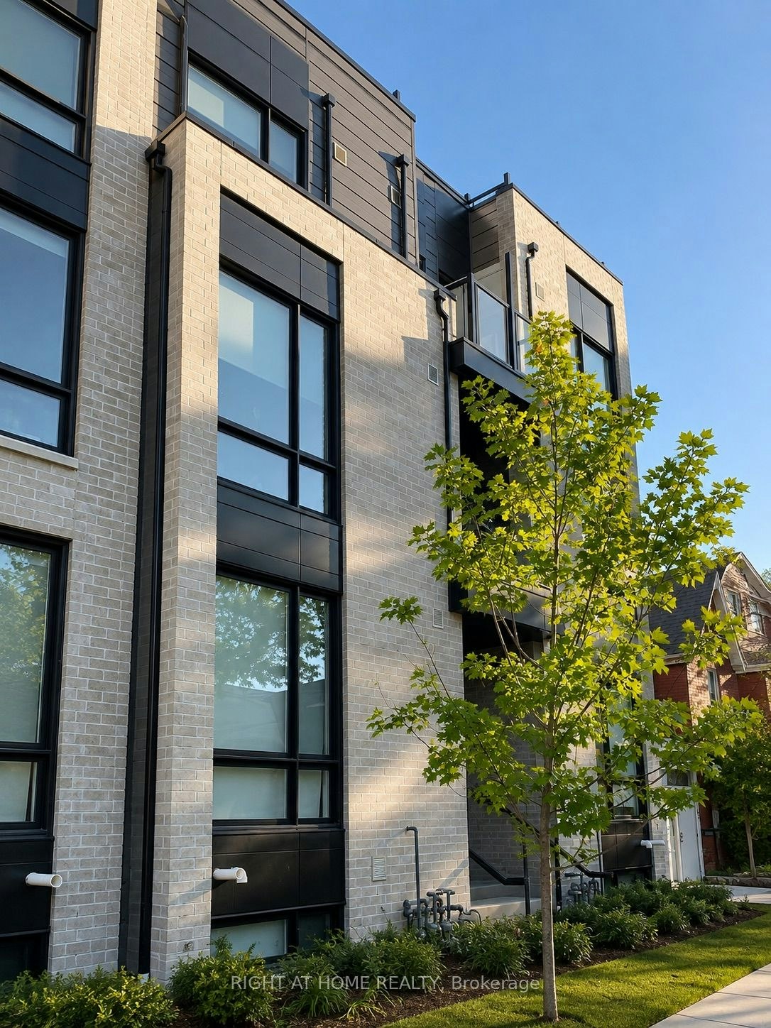 9-51 Florence Street, Toronto, ON, M6K 0C5