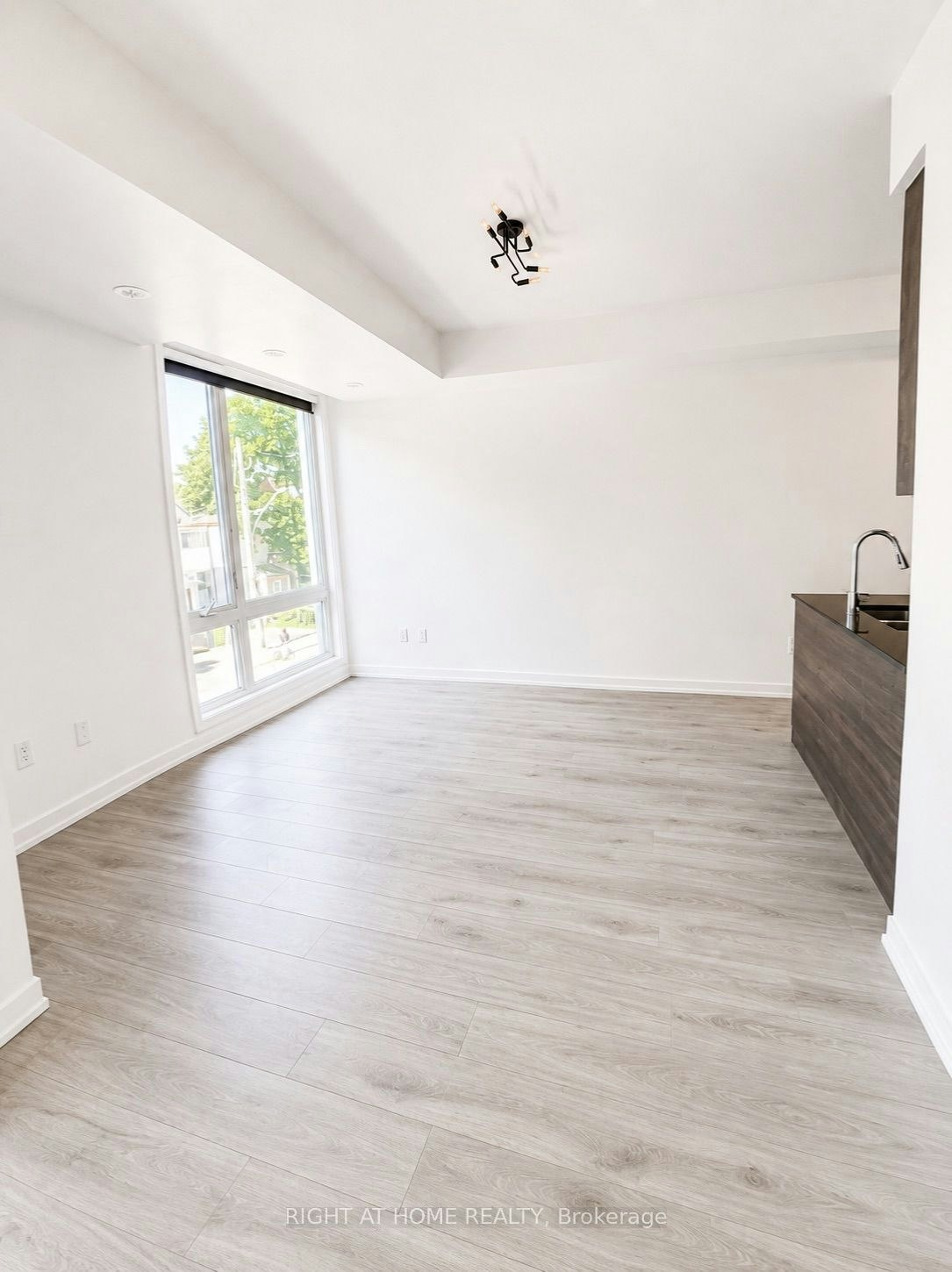 9-51 Florence Street, Toronto, ON, M6K 0C5 - 9