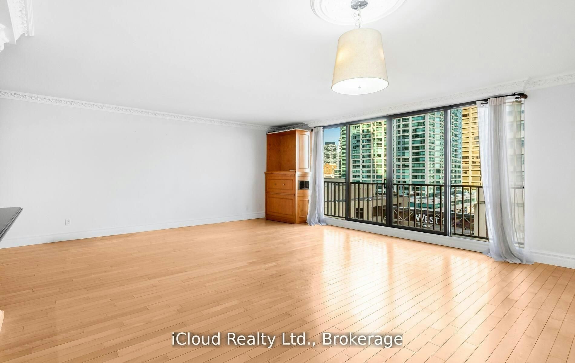 837-33 Harbour Square, Toronto, ON, M5J 2G2 - 10