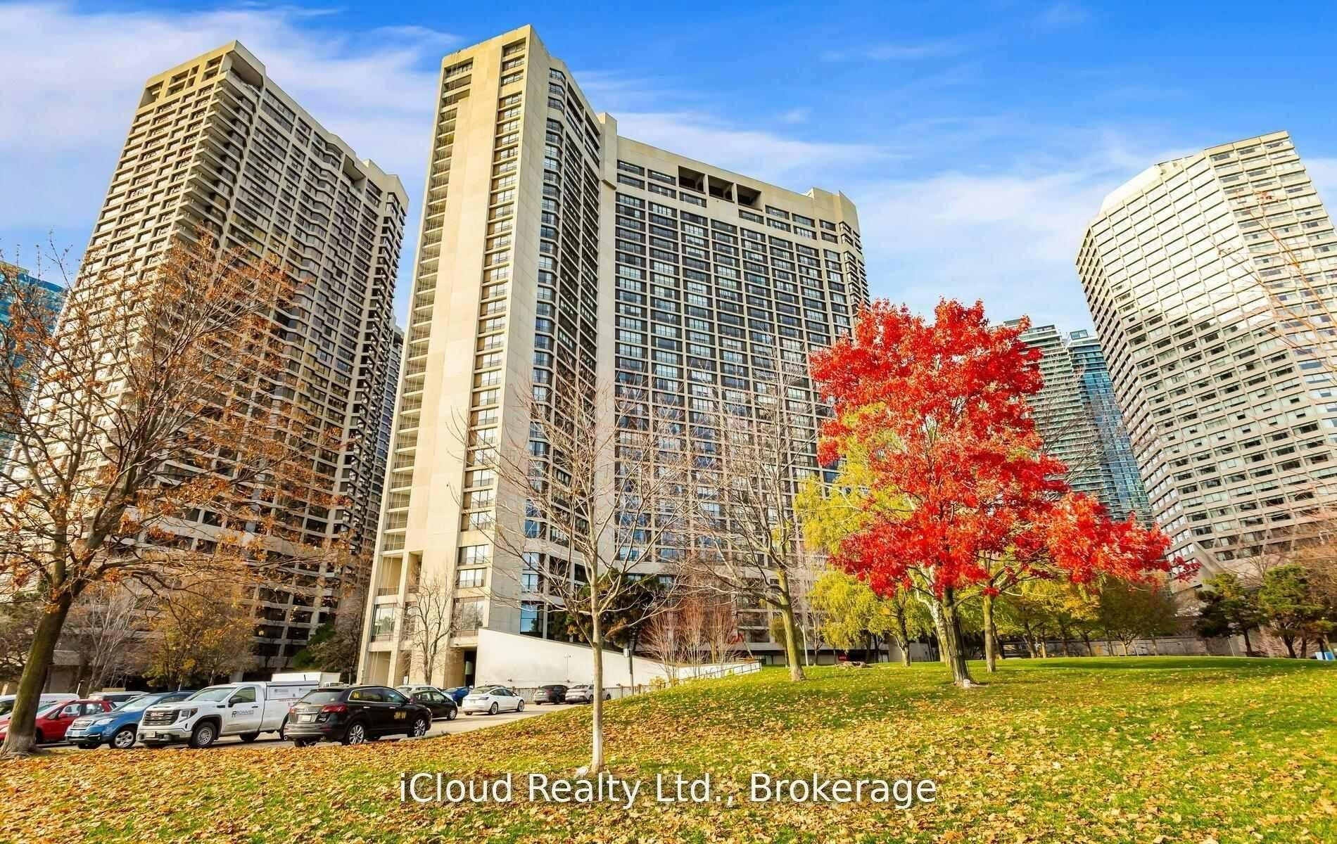 837-33 Harbour Square, Toronto, ON, M5J 2G2 - 2