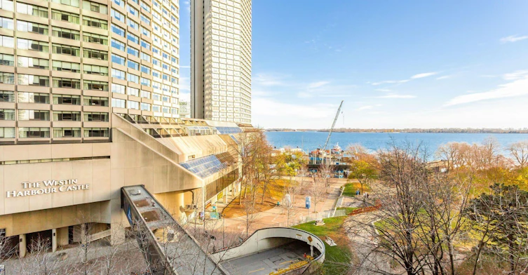 837-33 Harbour Square, Toronto, ON, M5J 2G2 - 32