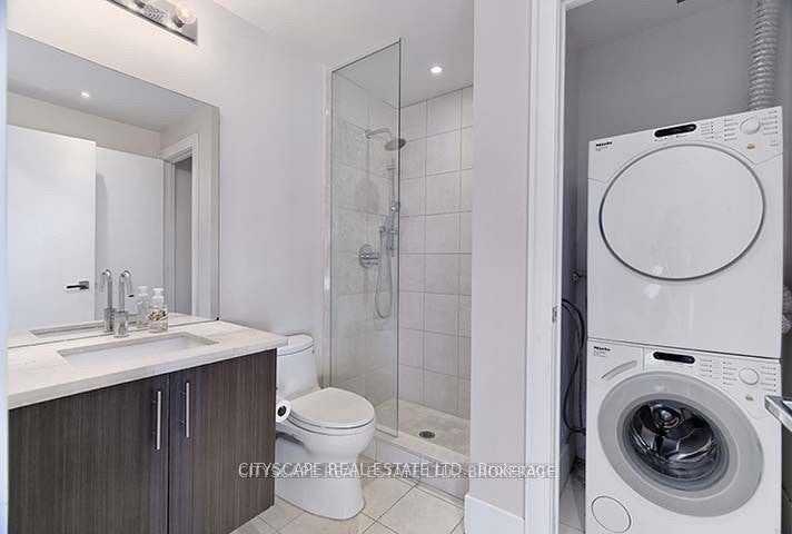 1001-29 Queens Quay, Toronto, ON, M5E 0A4 - 12