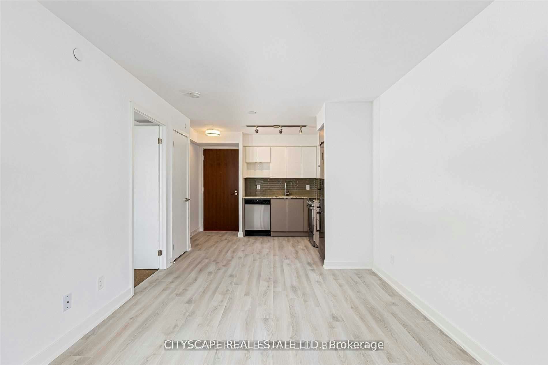 425-120 Varna Drive, Toronto, ON, M6A 2M1 - 7