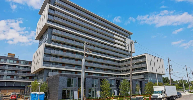 425-120 Varna Drive, Toronto, ON, M6A 2M1