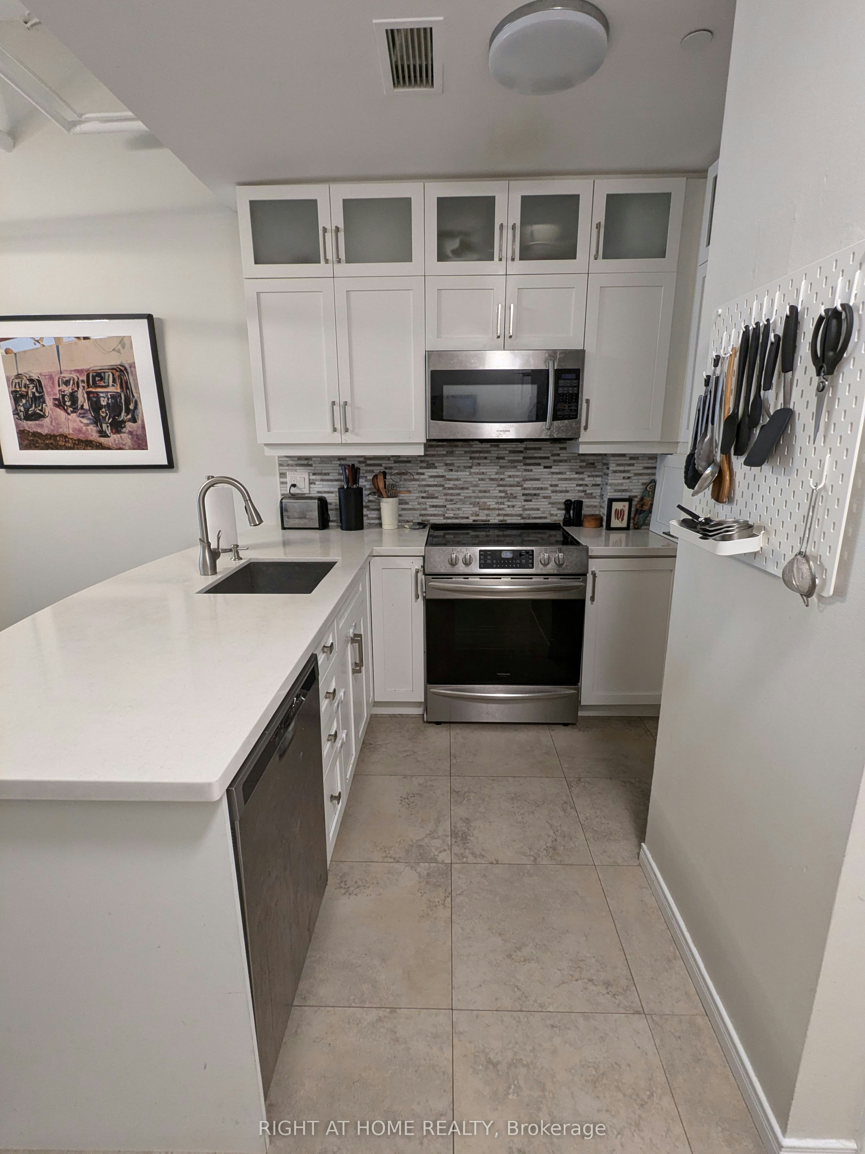 PH1206-393 King Street W, Toronto, ON, M5V 1K1 - 8