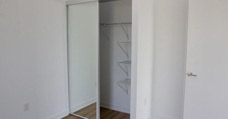 1904-10 Oak Street, Toronto, ON, M5A 0Z1 - 8