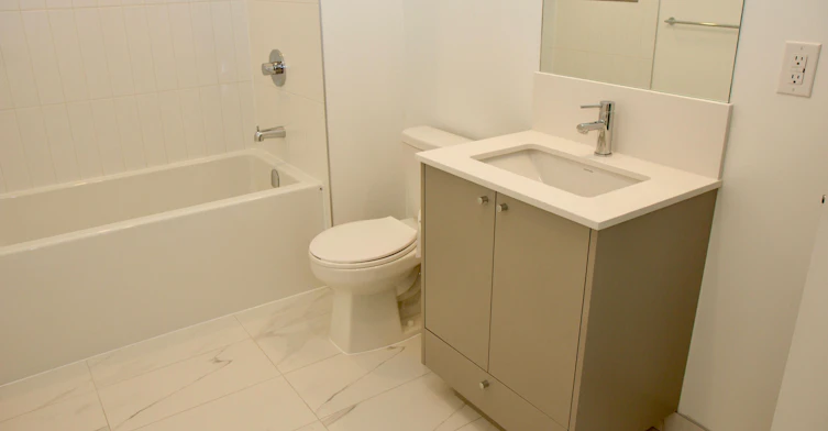 1904-10 Oak Street, Toronto, ON, M5A 0Z1 - 11