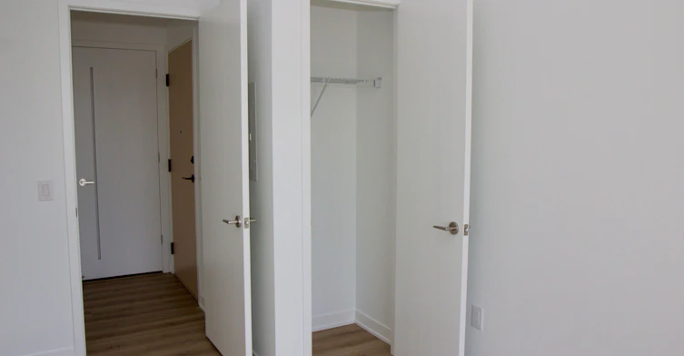 1904-10 Oak Street, Toronto, ON, M5A 0Z1 - 9