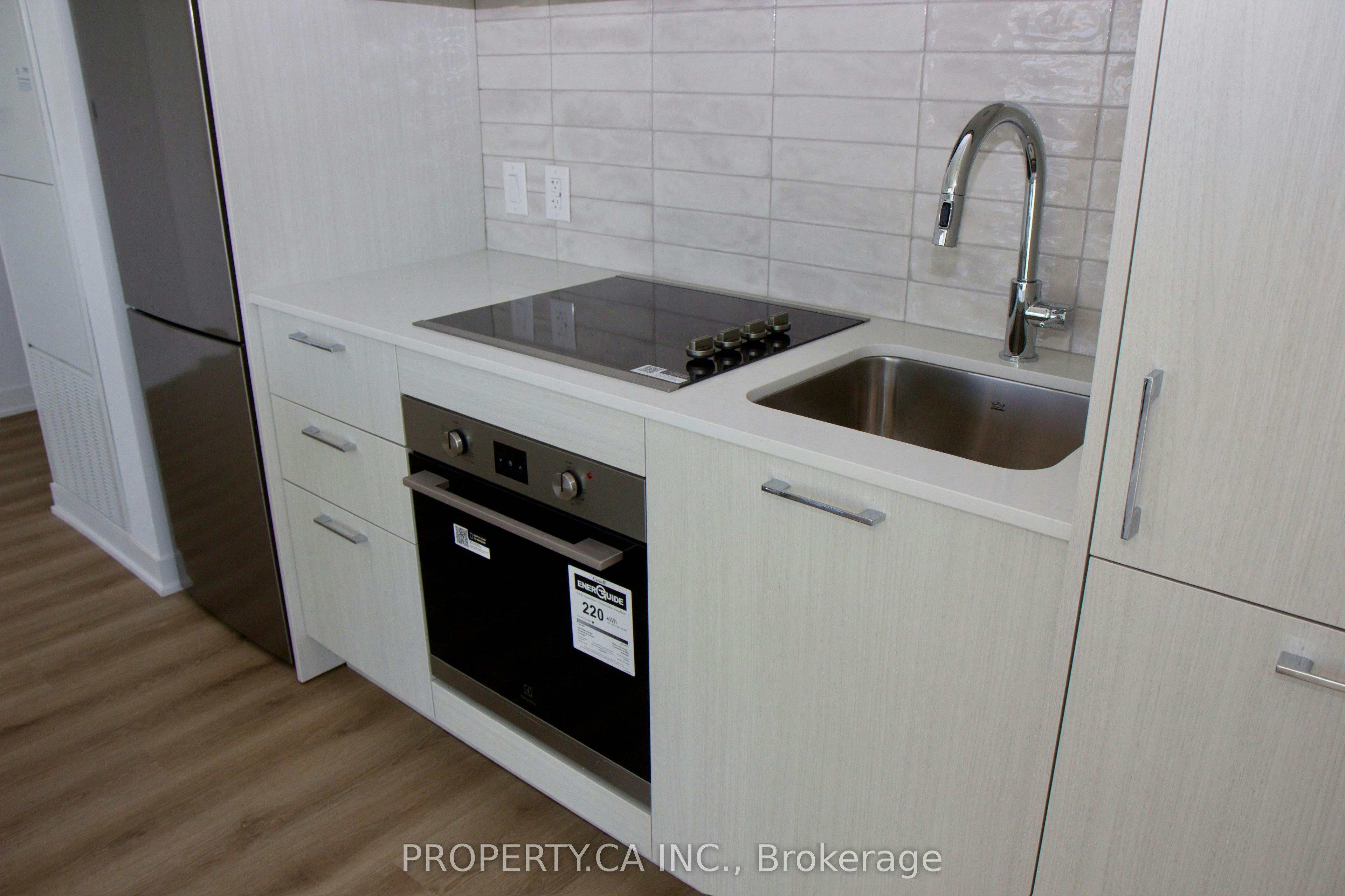 1904-10 Oak Street, Toronto, ON, M5A 0Z1 - 4