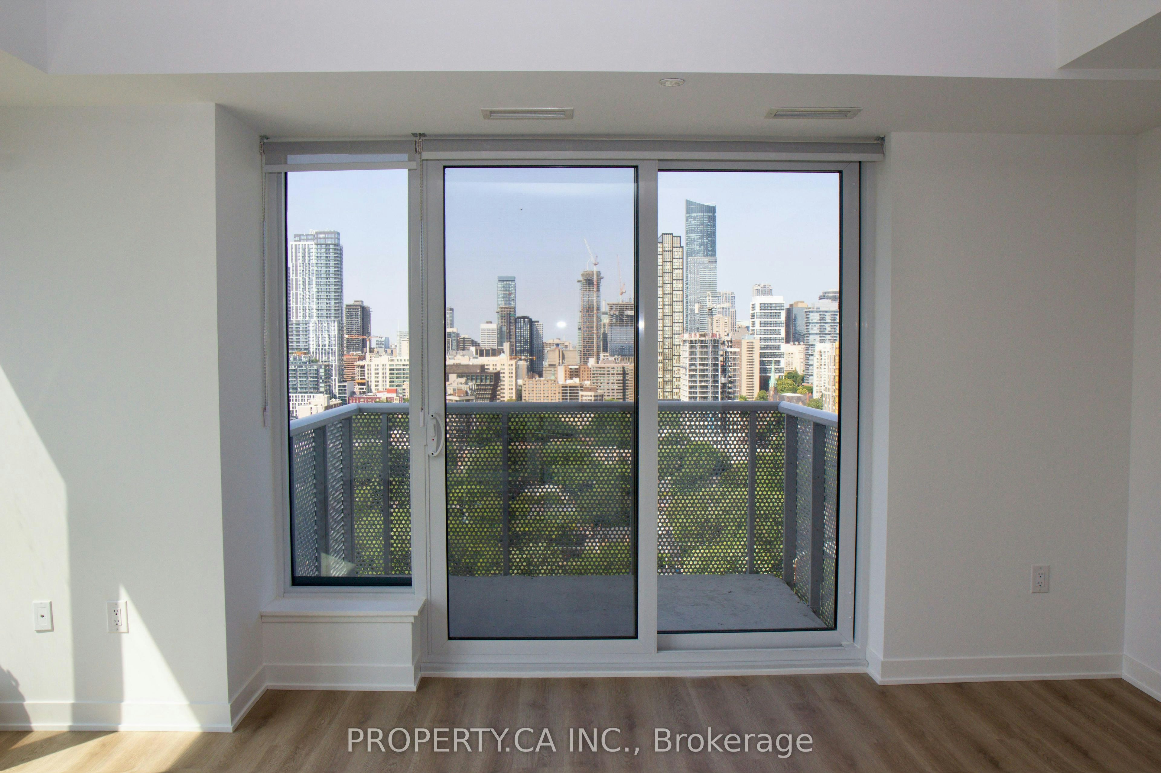 1904-10 Oak Street, Toronto, ON, M5A 0Z1 - 5