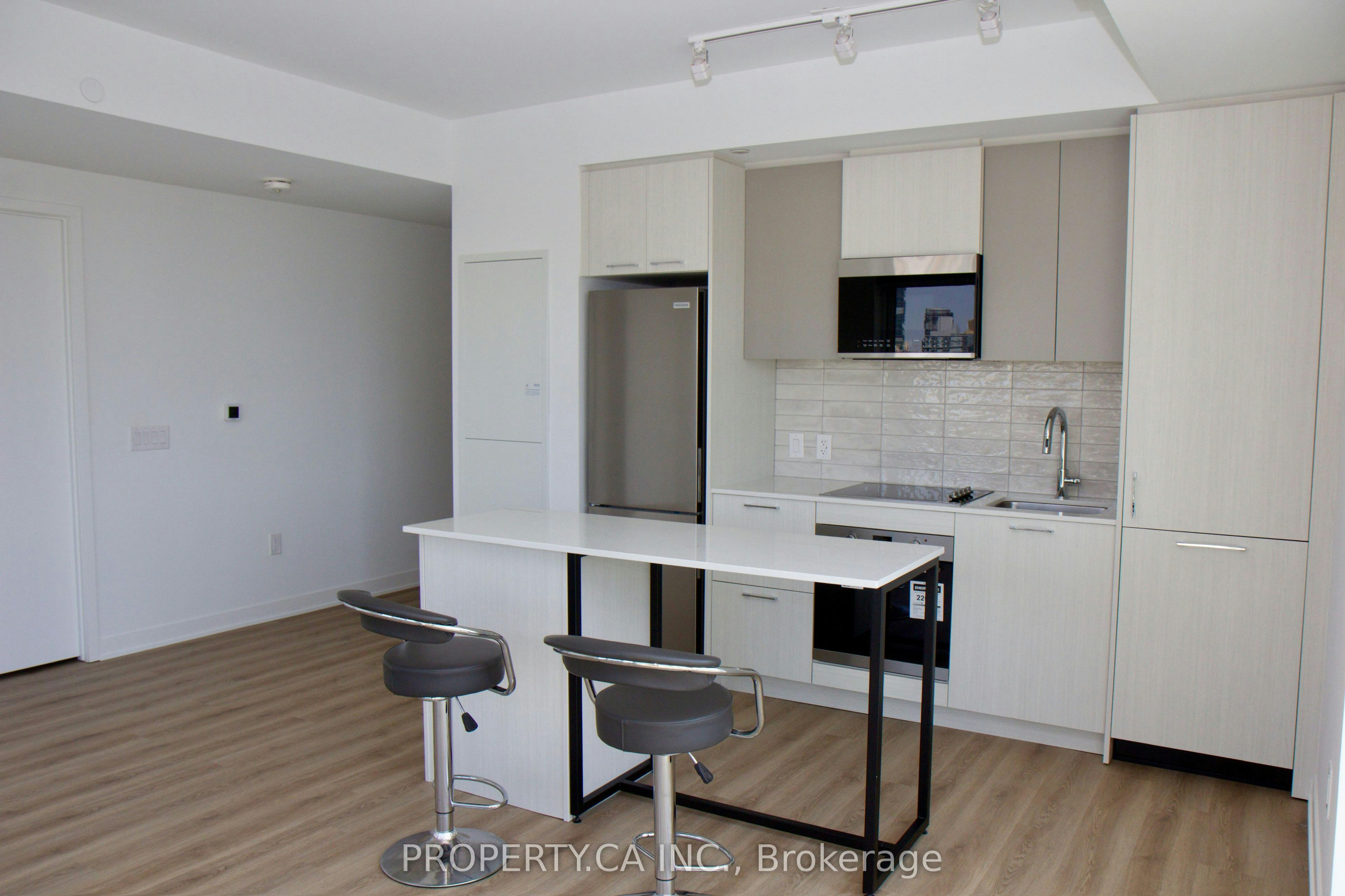 1904-10 Oak Street, Toronto, ON, M5A 0Z1 - 3