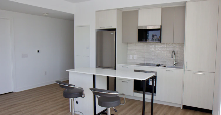 1904-10 Oak Street, Toronto, ON, M5A 0Z1 - 3