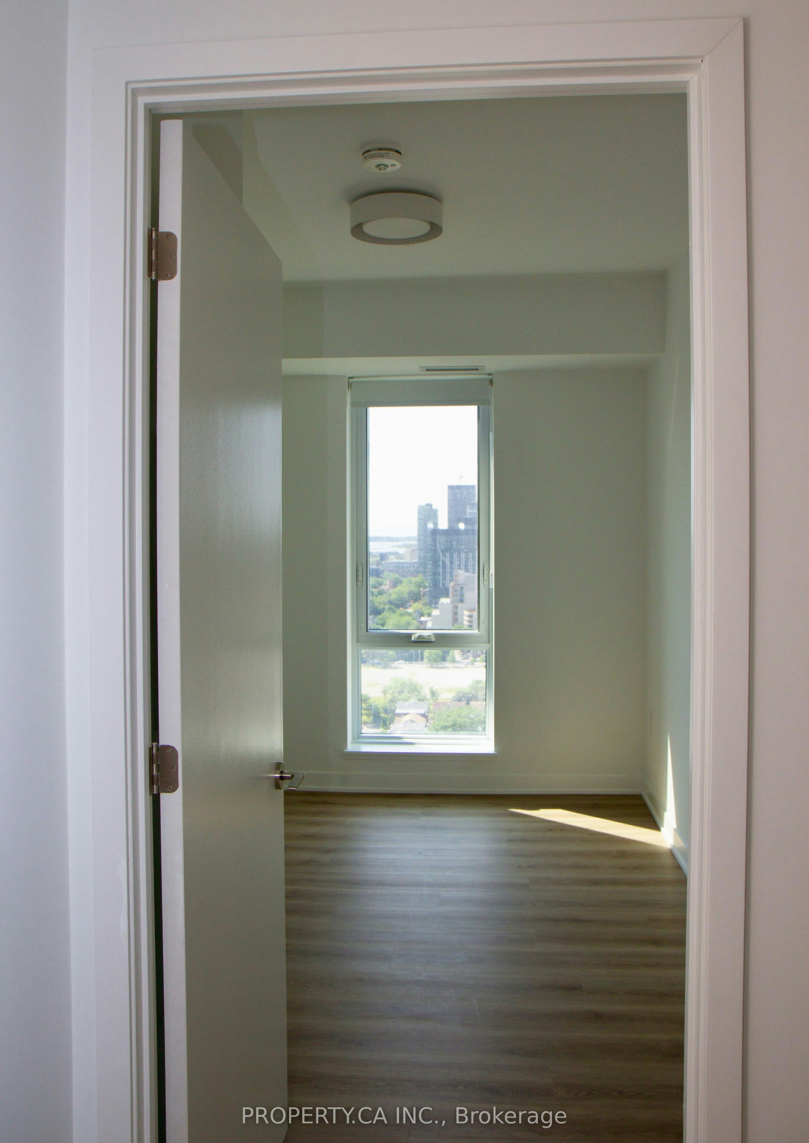 1904-10 Oak Street, Toronto, ON, M5A 0Z1 - 10
