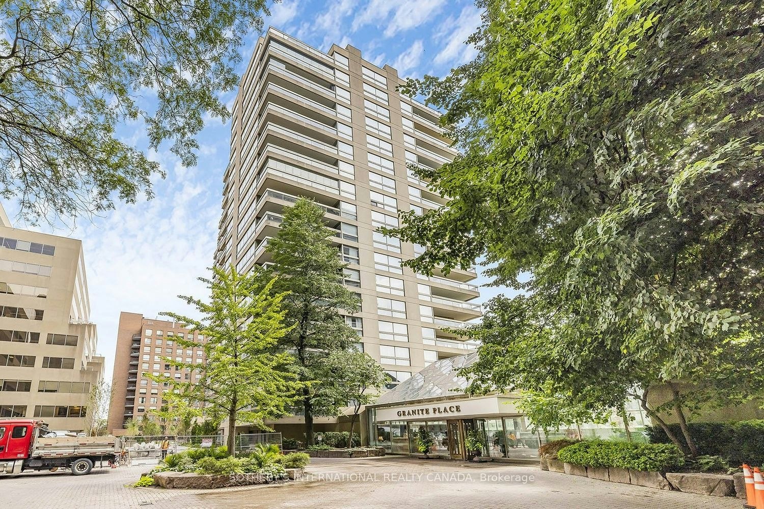 902-61 St Clair Avenue W, Toronto, ON, M4V 2Y8