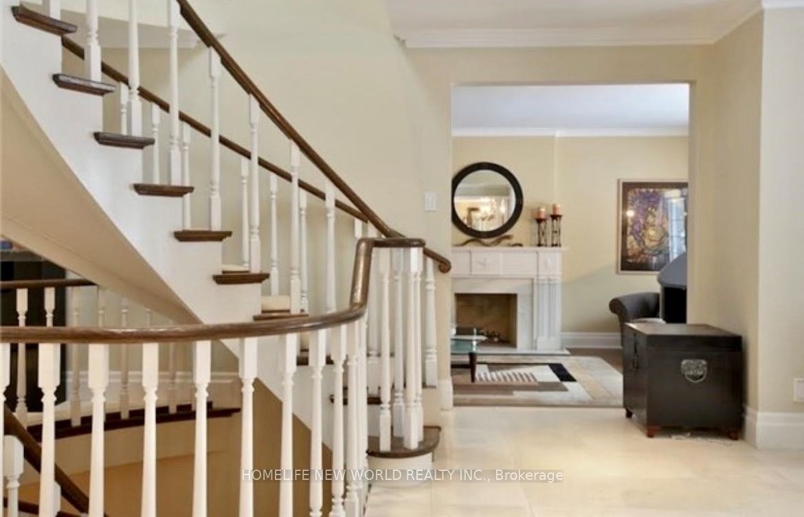 5 Junewood Crescent, Toronto, ON, M2L 2C3 - 4