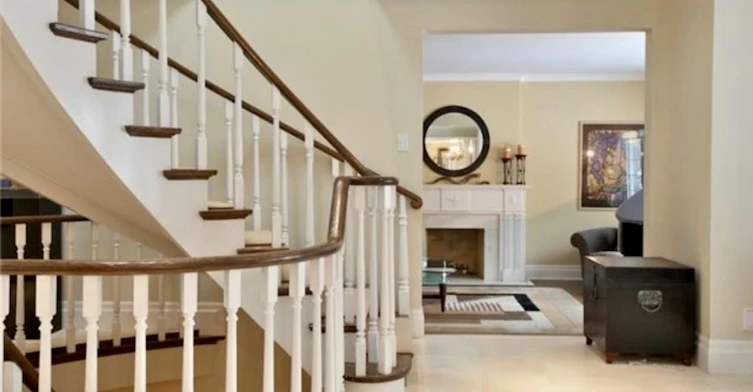 5 Junewood Crescent, Toronto, ON, M2L 2C3 - 4