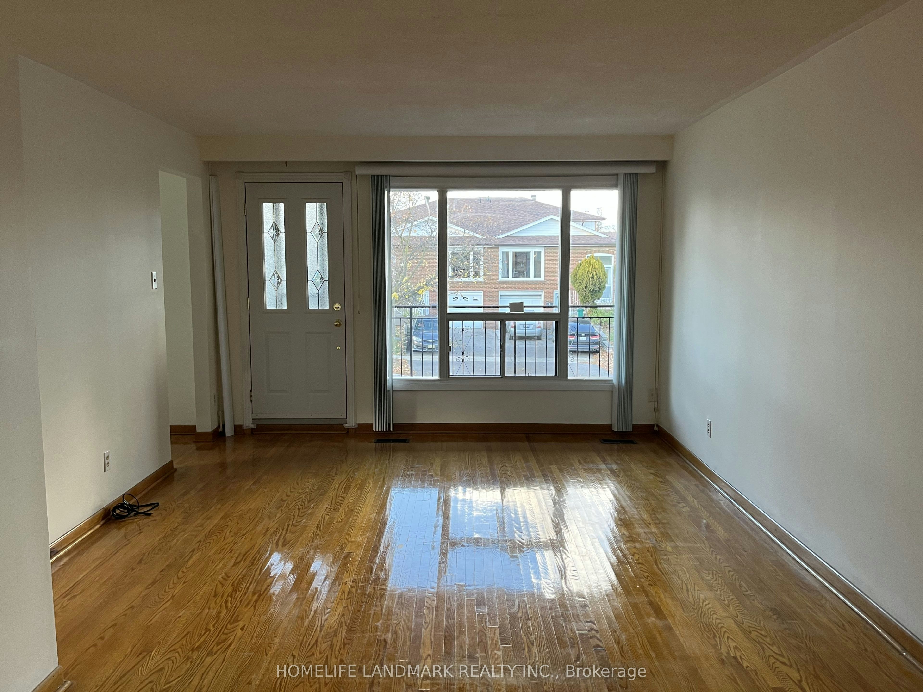 UPPER-31 Pawnee Avenue, Toronto, ON, M2H 3C6 - 3