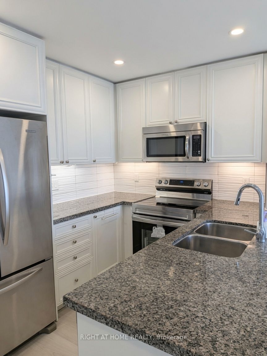 100 Harrison Garden Boulevard, Toronto, ON, M2M 0C2 - 7