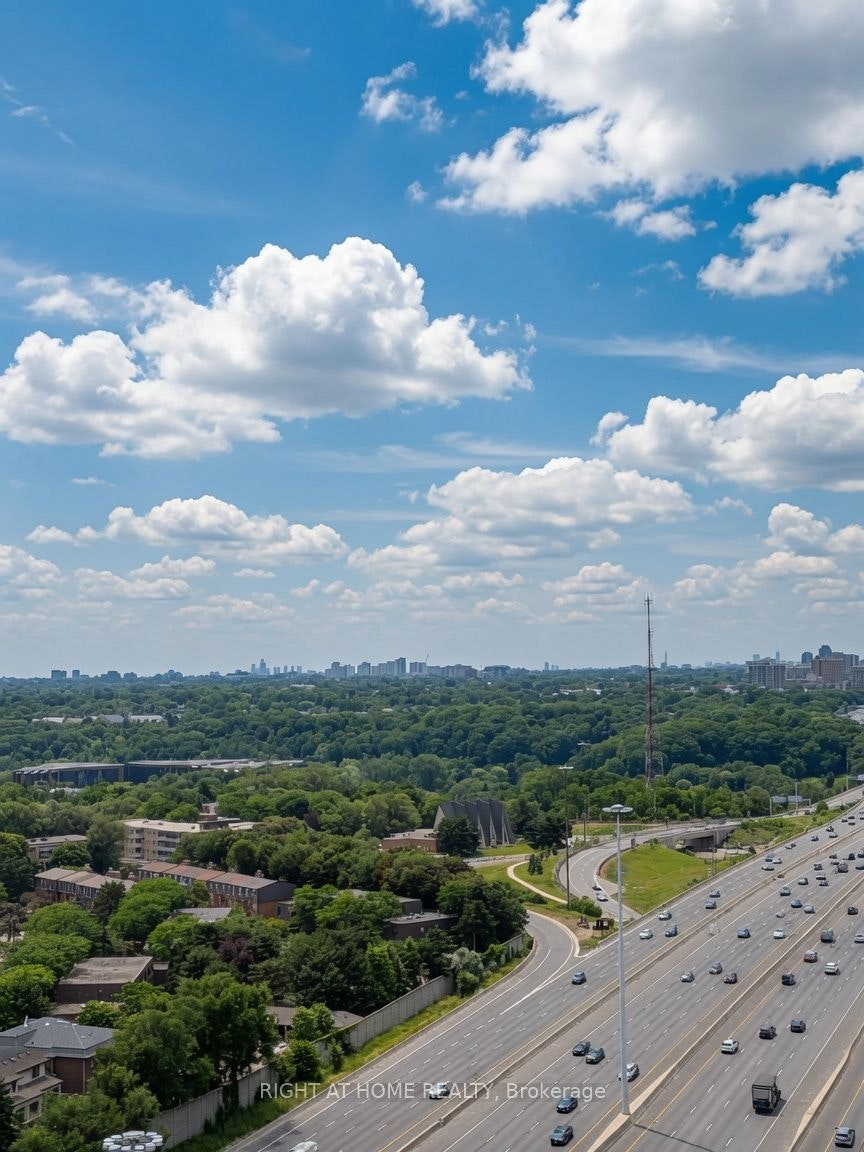 100 Harrison Garden Boulevard, Toronto, ON, M2M 0C2 - 17