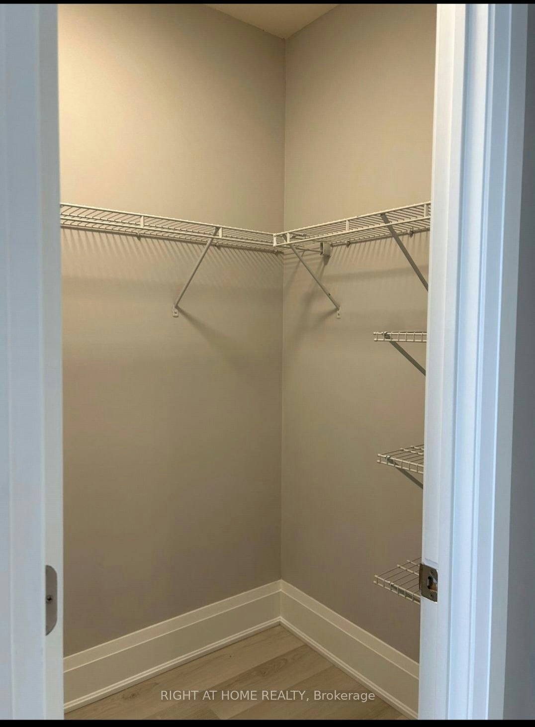 100 Harrison Garden Boulevard, Toronto, ON, M2M 0C2 - 12