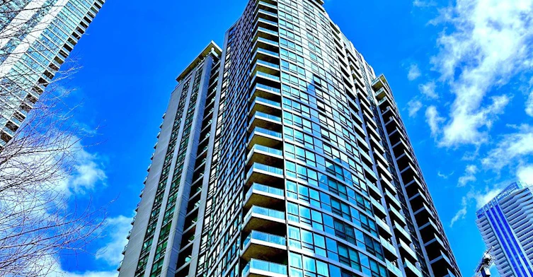 2203-12 Yonge Street, Toronto, ON, M5E 1Z9